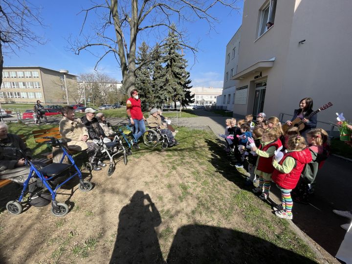 Návštěva Domovinky – Želvičky a Kapříci