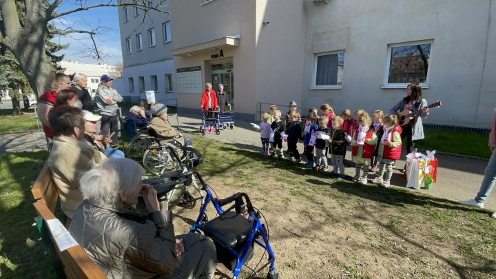 Návštěva Domovinky – Želvičky a Kapříci